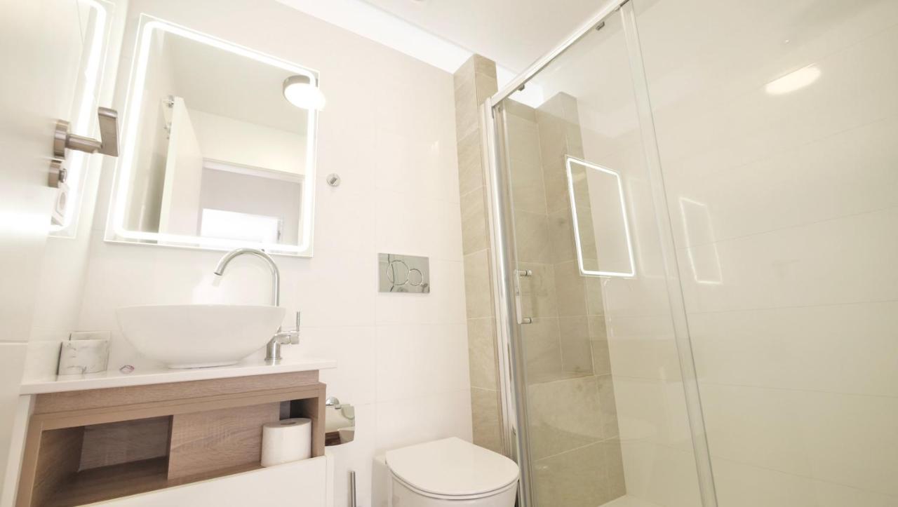 רוחאלס Fortuna Penthouse With Roof Terrace, Ac And Pool מראה חיצוני תמונה