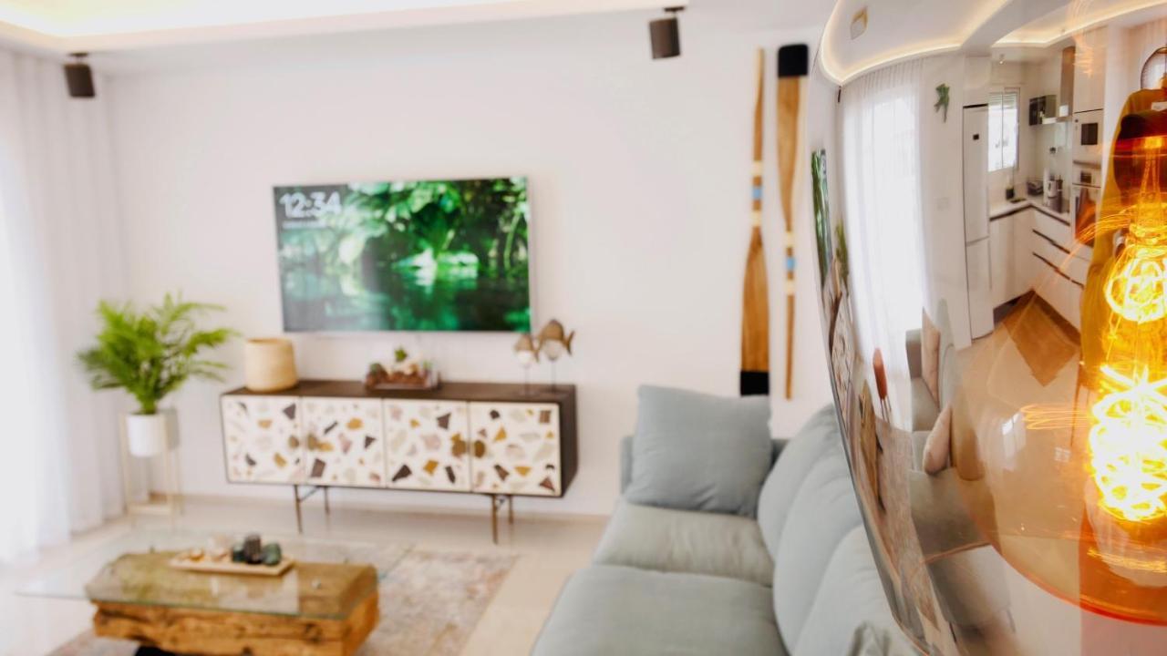 רוחאלס Fortuna Penthouse With Roof Terrace, Ac And Pool מראה חיצוני תמונה